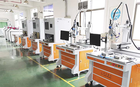 光纖激光焊接機廠家生產(chǎn)車間